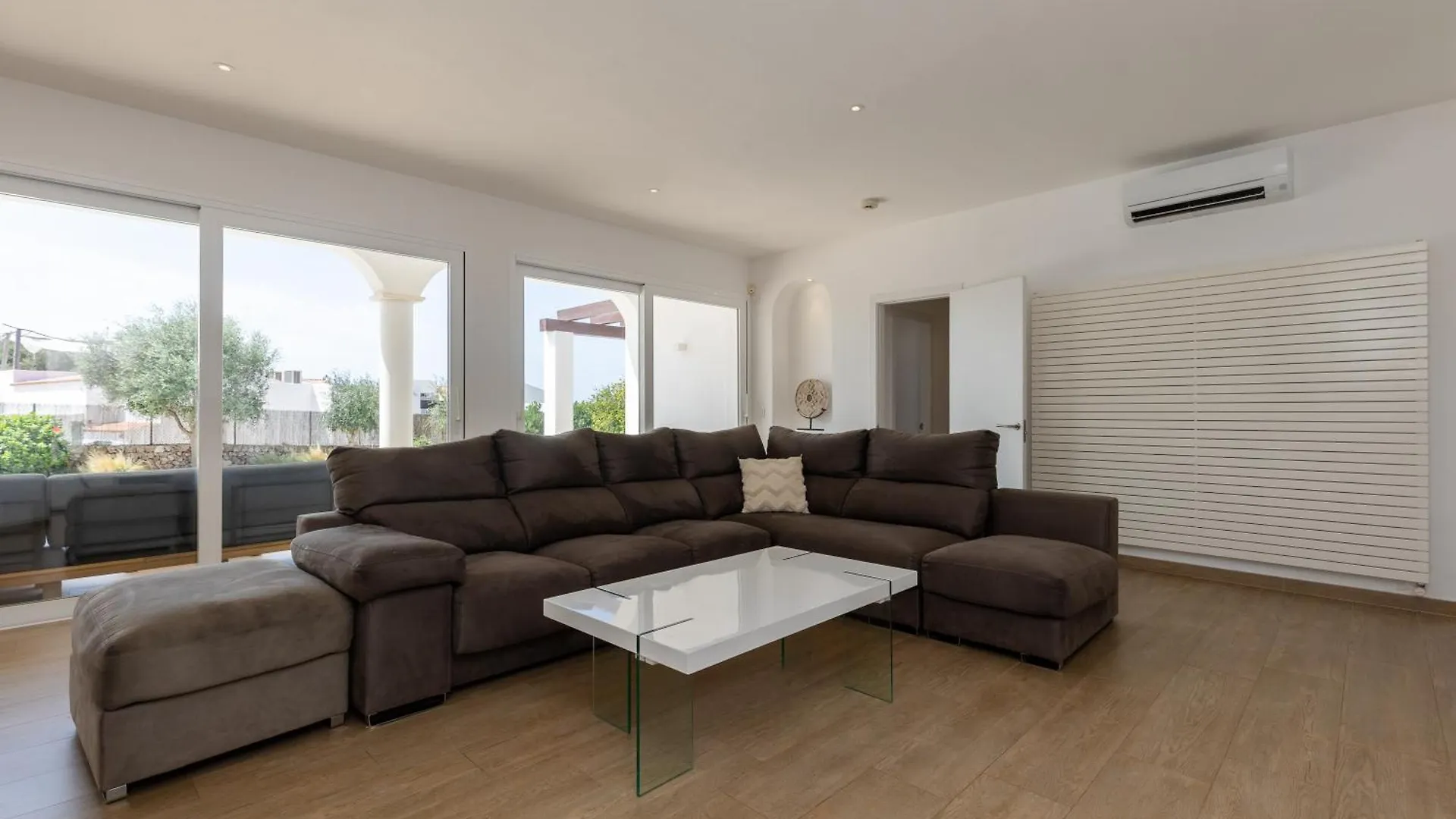 Villa Maravilla With Heatable Pool Rooftopbar With Sea Views And Range Rover Binibeca