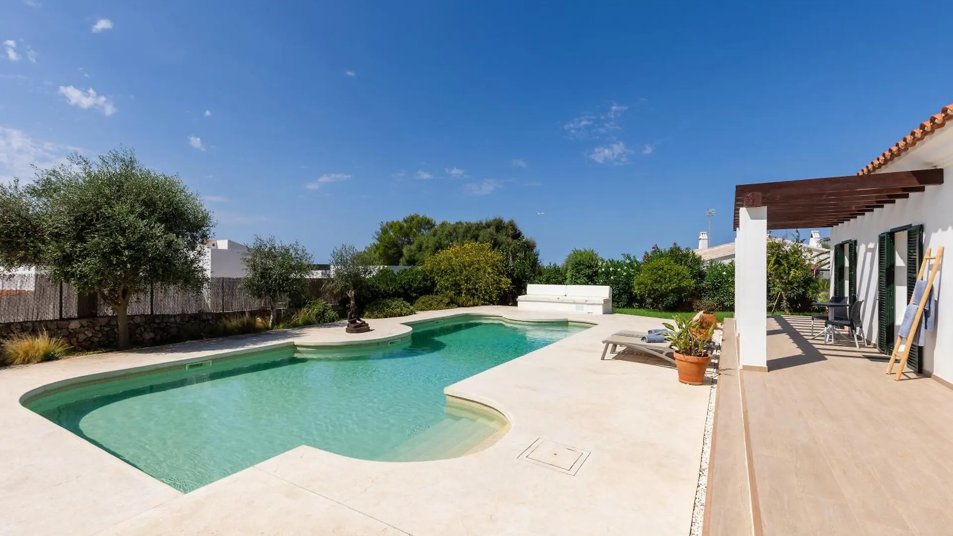 Villa Maravilla With Heatable Pool Rooftopbar With Sea Views And Range Rover Binibeca